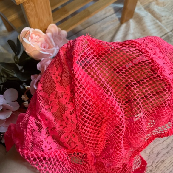 Victoria's Secret Wireless Bodysuit - Picture 4 of 5